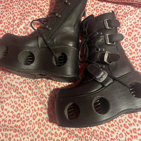 New rock spring shoes